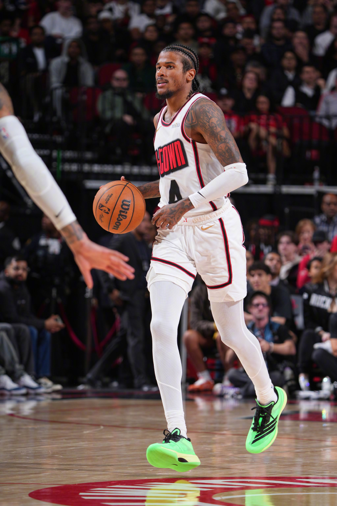 包含新疆广汇转会期篮板制胜，志在NBA常规赛名次提升，话题不断，数据趋势出现新变化的词条-九游官方正版